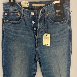 Levi’s Wedgie Bootcut Jean - Size 28 (NWT)